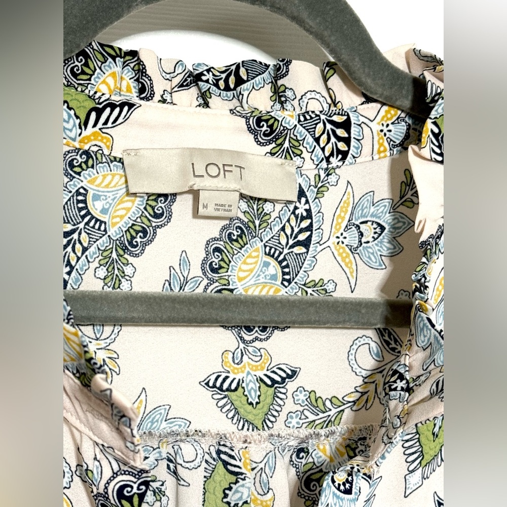 LOFT sleeveless top- GUC